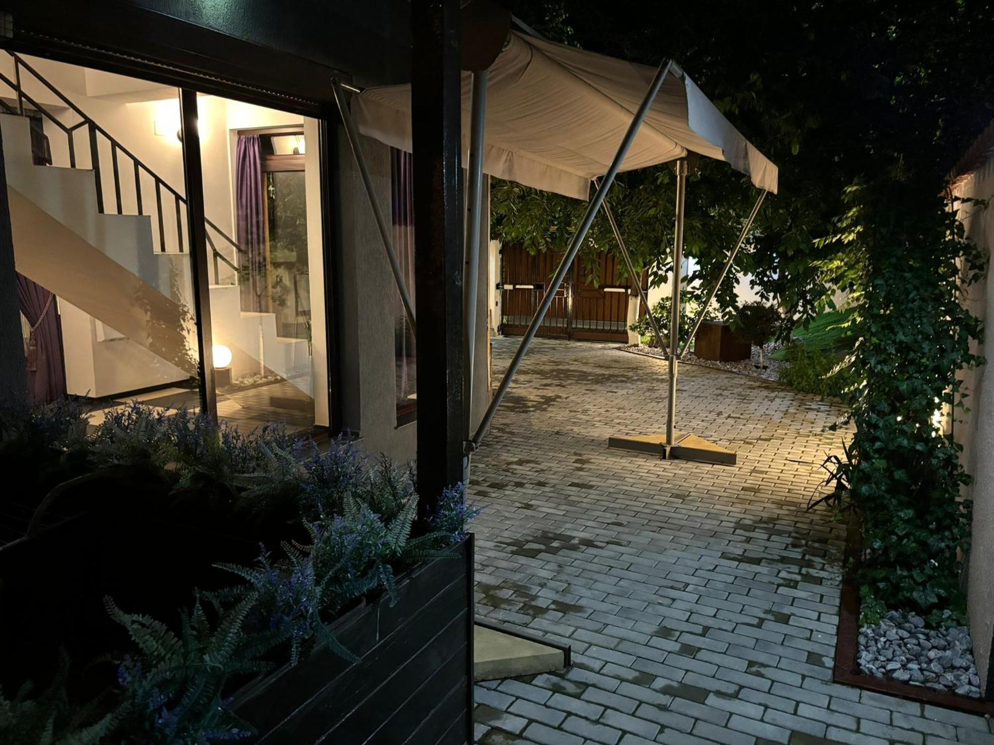 Hugo'S House Villa คอสติเนช ภายนอก รูปภาพ