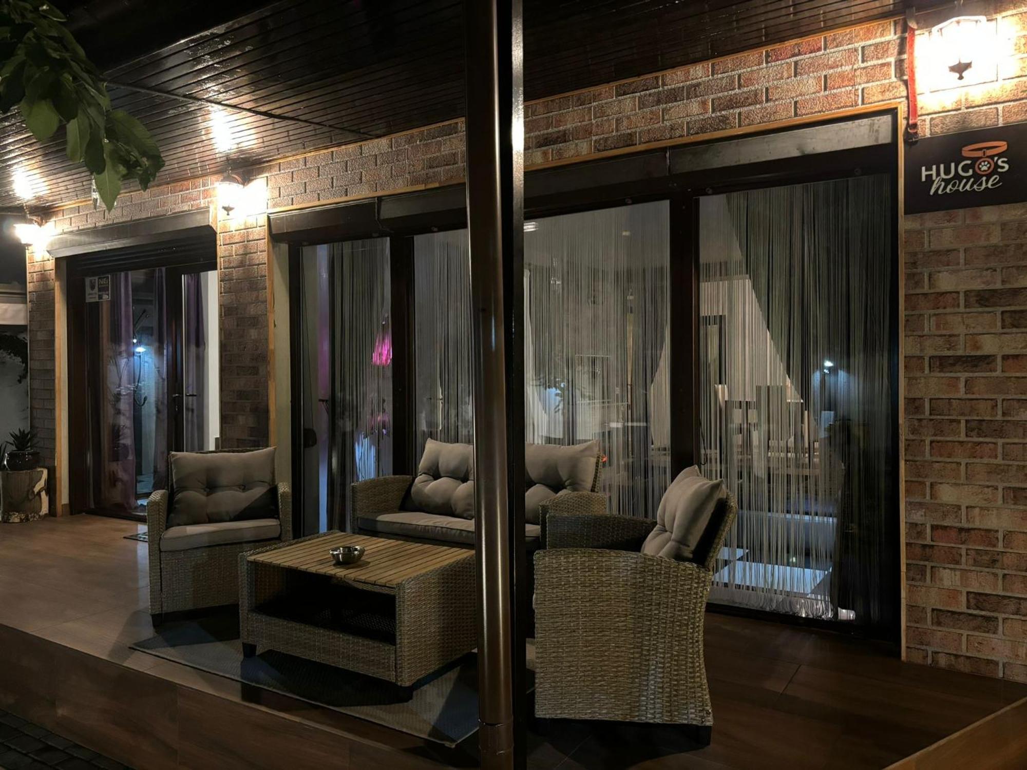 Hugo'S House Villa คอสติเนช ภายนอก รูปภาพ